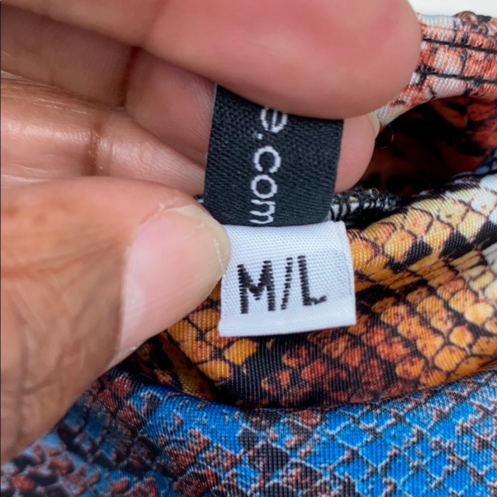 Onzie (M/L) Python Print Leggings, Gently Worn! - image 3